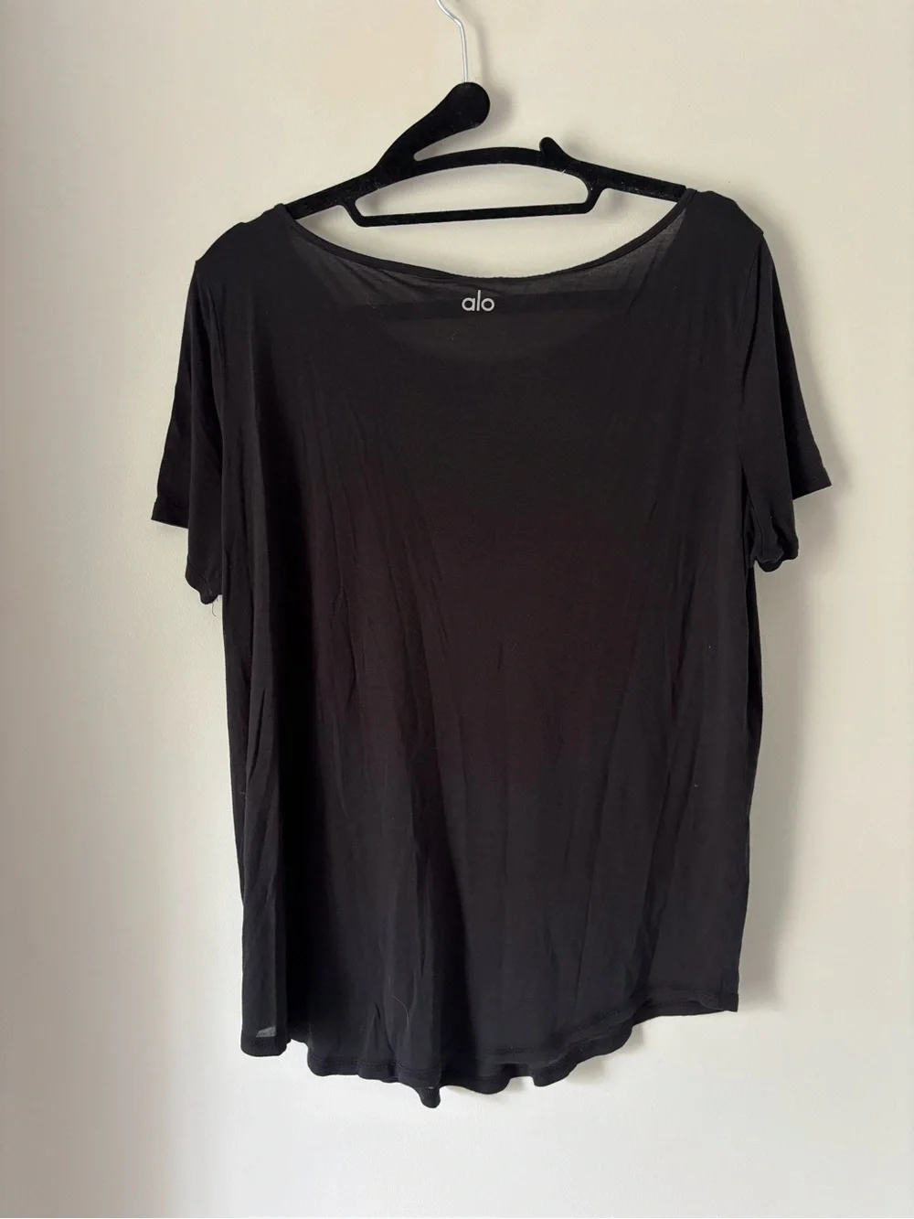 Alo black tshirt mesh vneck